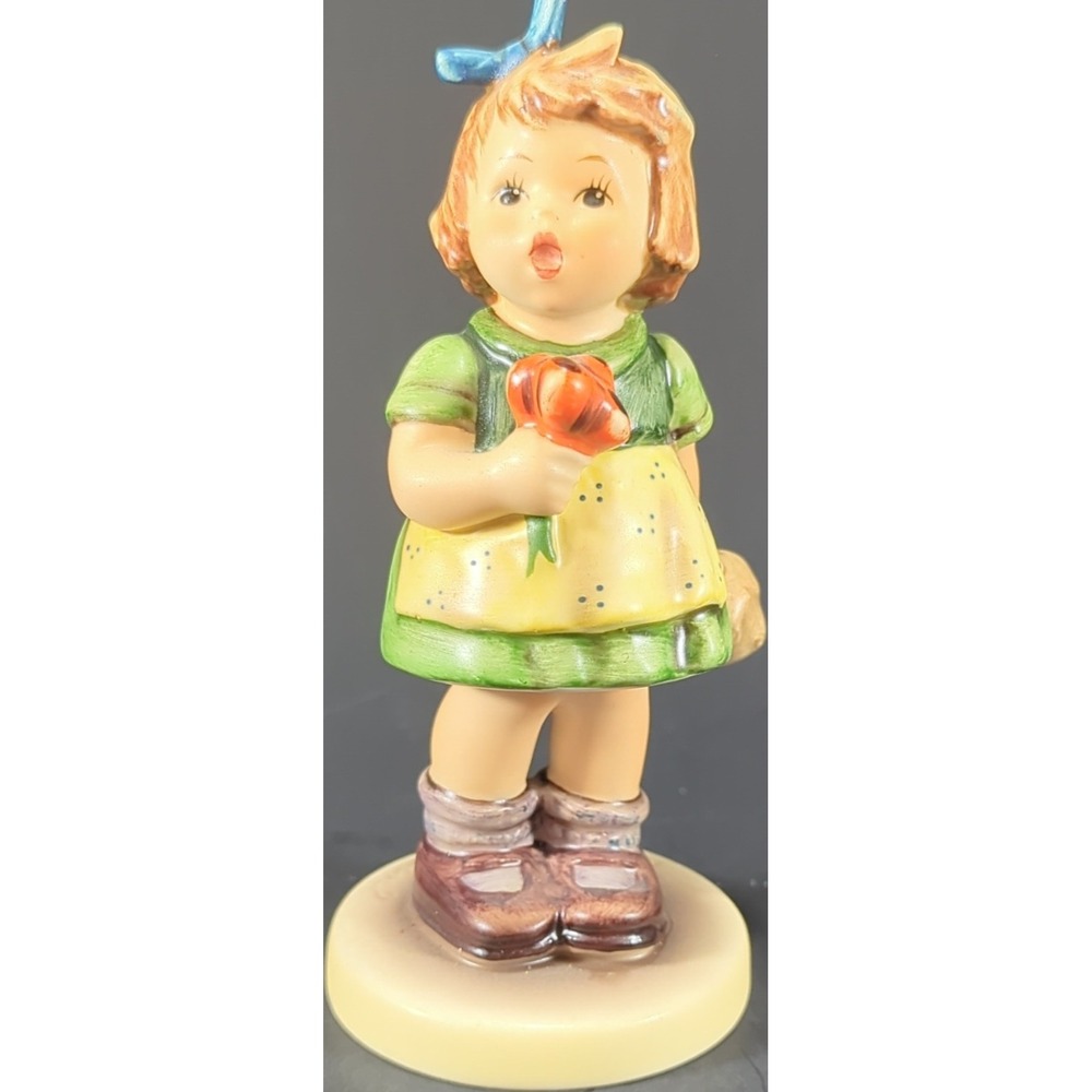 Goebel Hummel Club "The Surprise" Figurine Exclusive Edition No. 12 1981